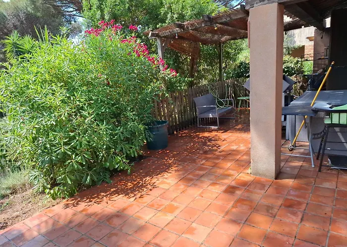 Будинок відпочинку Mazet Provencal Au Coeur D'une Belle Pinede Dans Securisee *