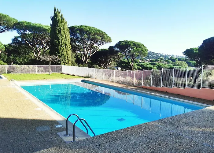 Mazet Provençal Au Cœur D'une Belle Pinède Dans Résidence Sécurisée Hébergement de vacances *